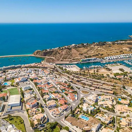 White And Terrace * Αλμπουφέιρα